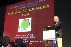 Durante la presentazione del lavoro sulle Matrici Adipose Acellulari (AAM)